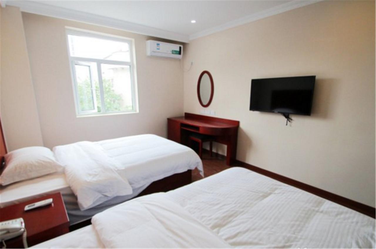 Greentree Inn Shanghai Hongqiao Hub Cao'An Road Huajiang Branch Road Express Hotel Jiading Экстерьер фото