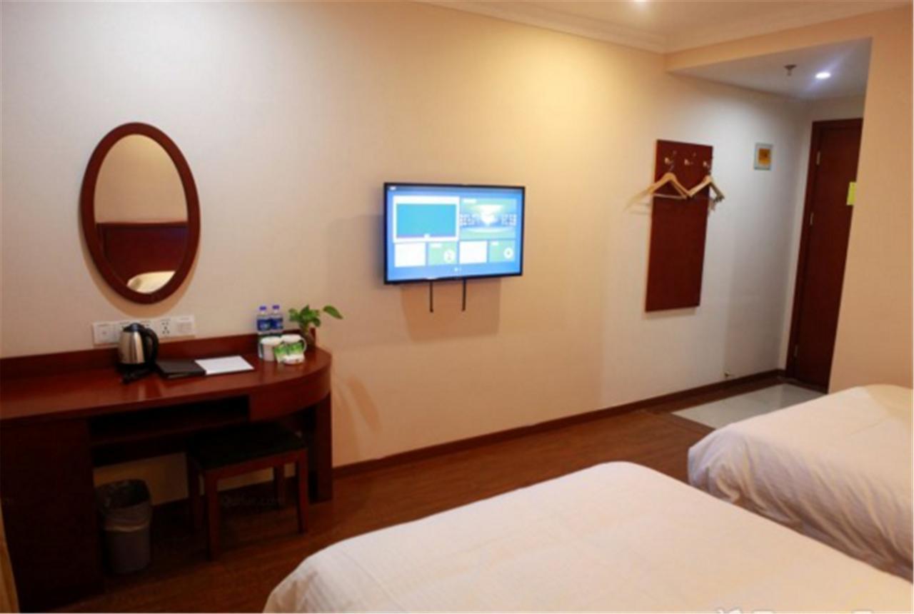 Greentree Inn Shanghai Hongqiao Hub Cao'An Road Huajiang Branch Road Express Hotel Jiading Экстерьер фото